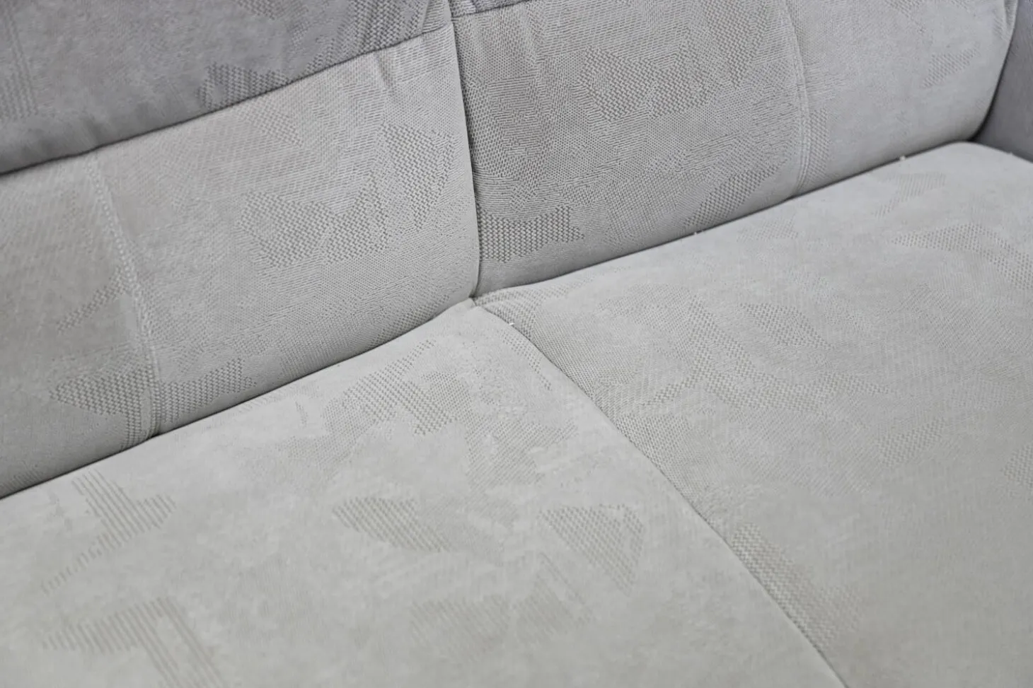 Garnitur Alina Stoff 03 Hellgrau 3-2-1 mit Vorziehbett und Sitztiefenverstellung Elektrisch