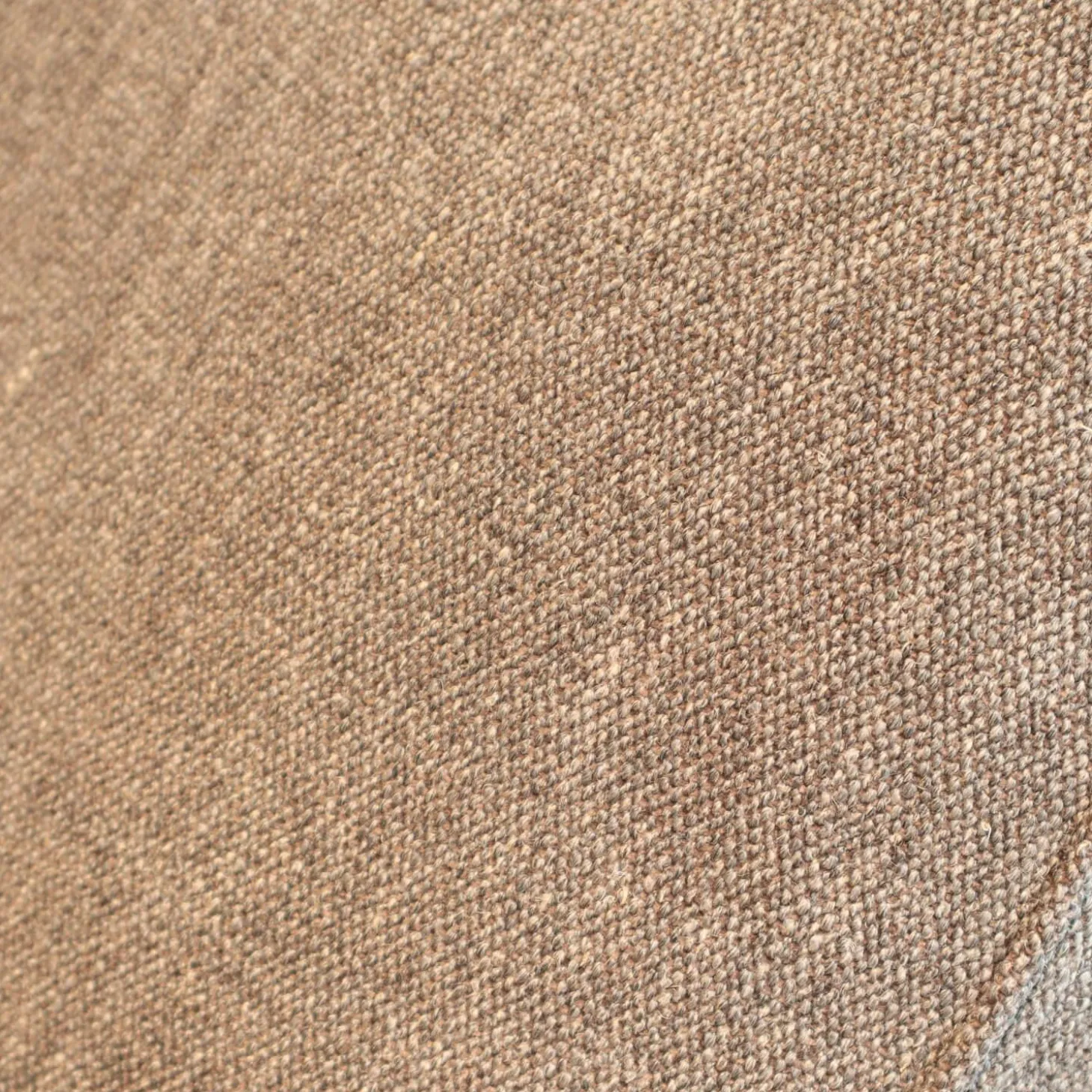 Garnitur Gregor Stoff Kameo K0591 Grau Leder Siria S1221 Tortora Grau Gestell Zinnfarbig Braun Mit Kissen