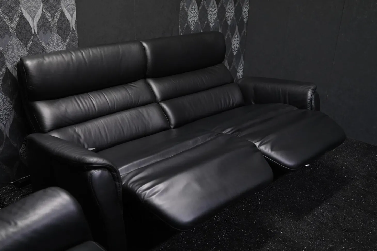 Garnitur Lenny Leder Dolcia schwarz mit 2 x Motor Relax +Heizung und 2 x manuell Relax