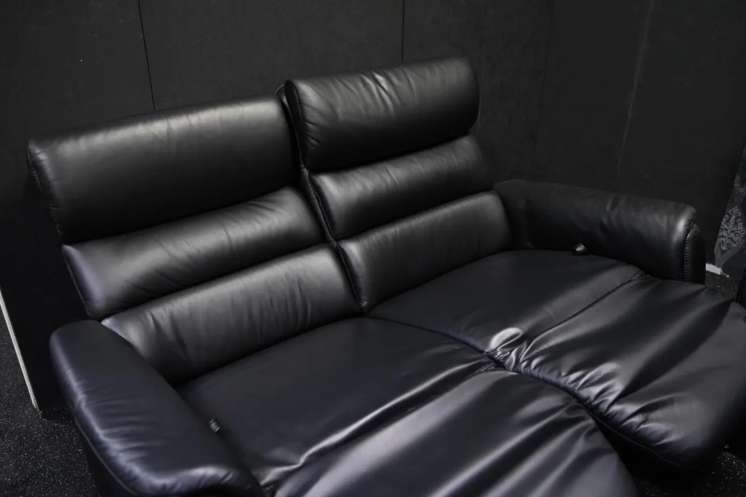 Garnitur Lenny Leder Dolcia schwarz mit 2 x Motor Relax +Heizung und 2 x manuell Relax