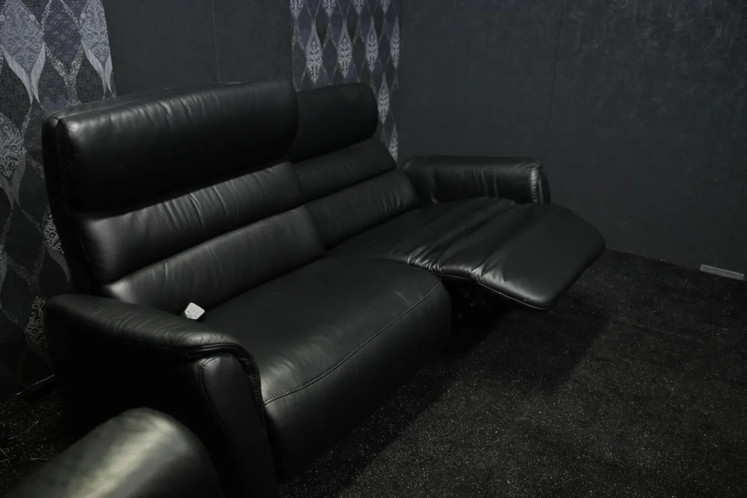 Garnitur Lenny Leder Dolcia schwarz mit 2 x Motor Relax +Heizung und 2 x manuell Relax