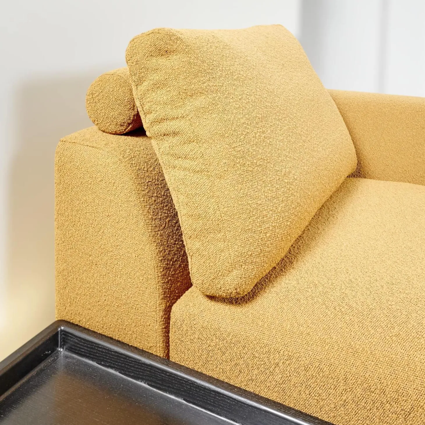 Garnitur Long Island 2/75 Stoff Promise JA1629/040 Gelb mit Tisch und Anbauelement