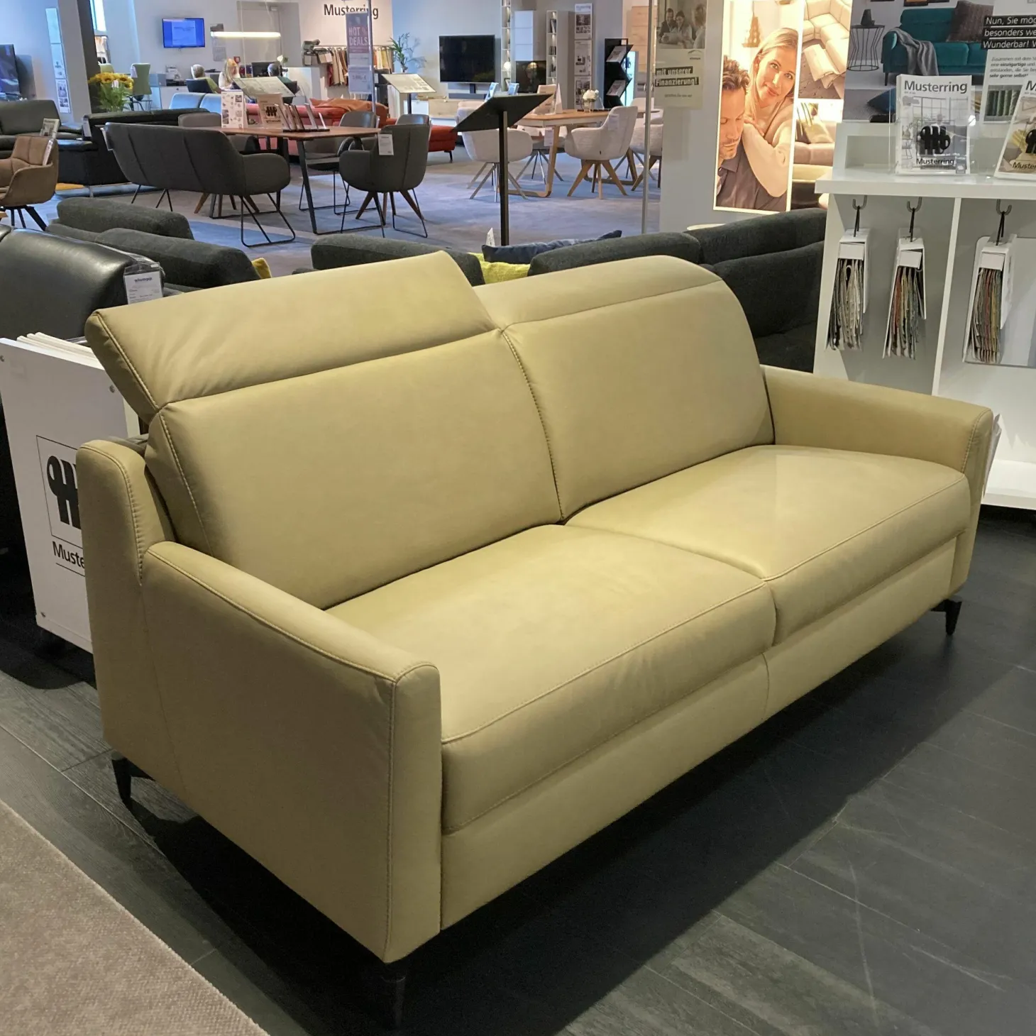Garnitur MR9120 Stoff Lario Olive Grün Füße Stahl Schwarz Matt 2 Sofas
