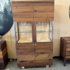 Geschirrschrank Delano Astiger Nussbaum Natur Geölt Innen Birke Mit Beleuchtung