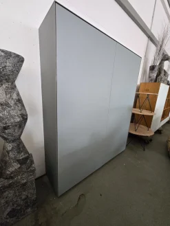 Geschirrschrank Novus Korpus Knorrige Eiche Rustikal Natur Geölt Front Glas Verkehrsgrau Matt Grau