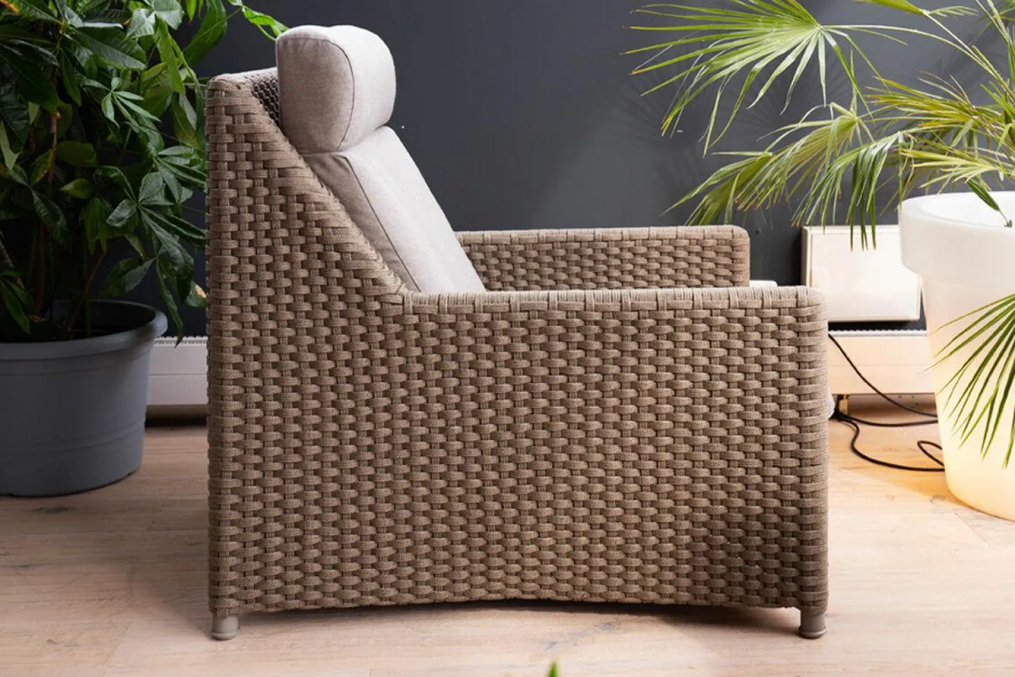 Highbacksessel Diamond Taupe Gestell Aus Aluminium Und CaneLine Weave Graphite