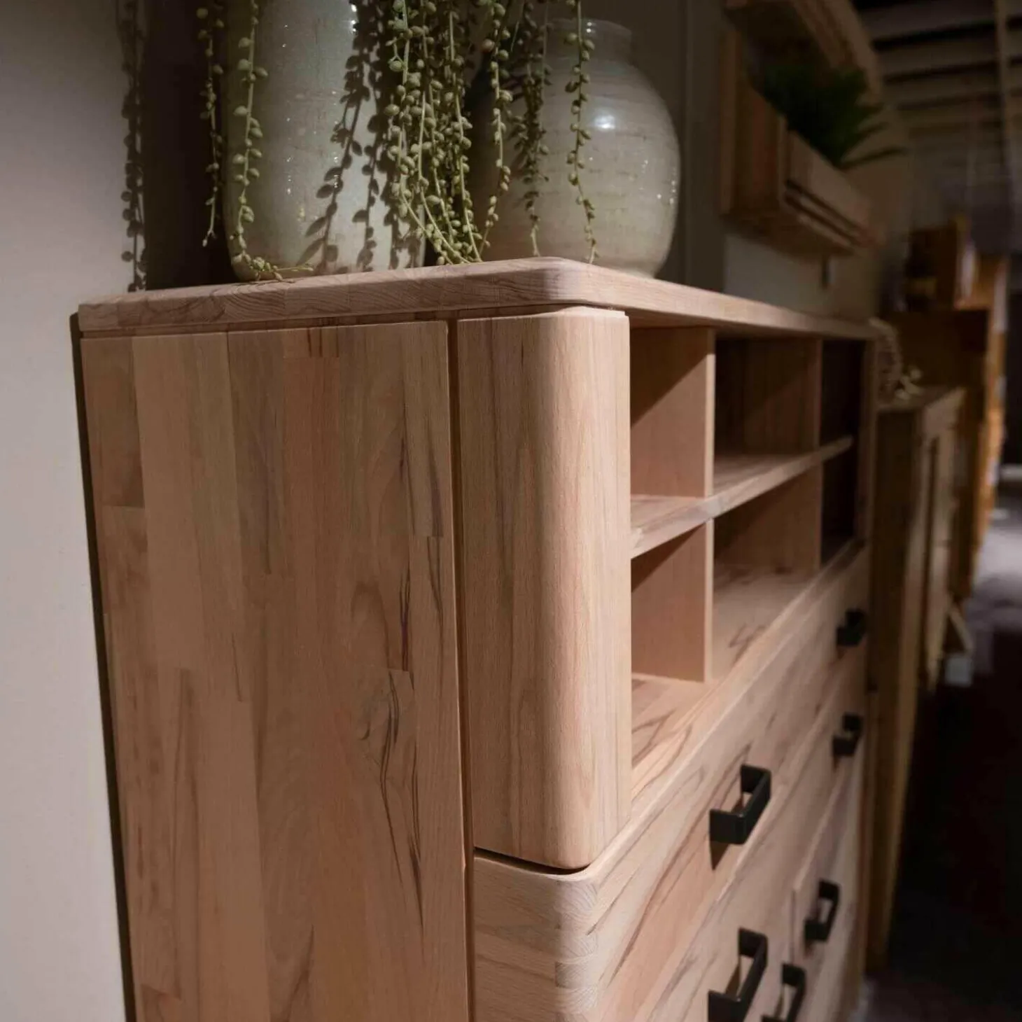 Highboard Cartago Astbuche Massiv