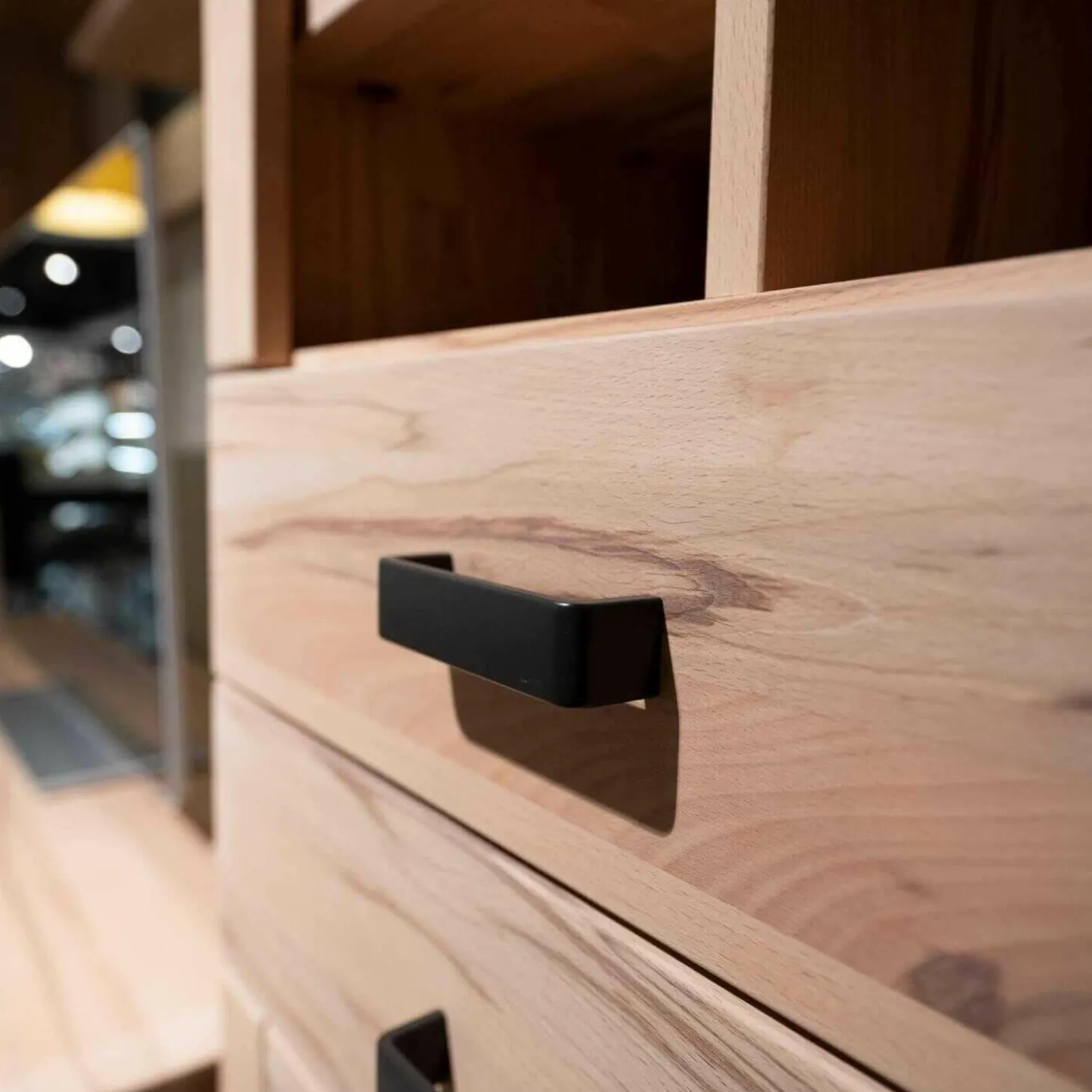 Highboard Cartago Astbuche Massiv