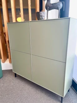 Highboard Casello MDF Lack Schilfgrün Grün Grau Sockelfüße Schwarz Matt
