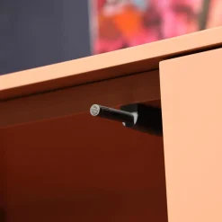 Highboard Catona C71 Lack Samtbeere 489 Rosa Tür 97 Pushbeschlag Inklusive Metall Sockelrahmen