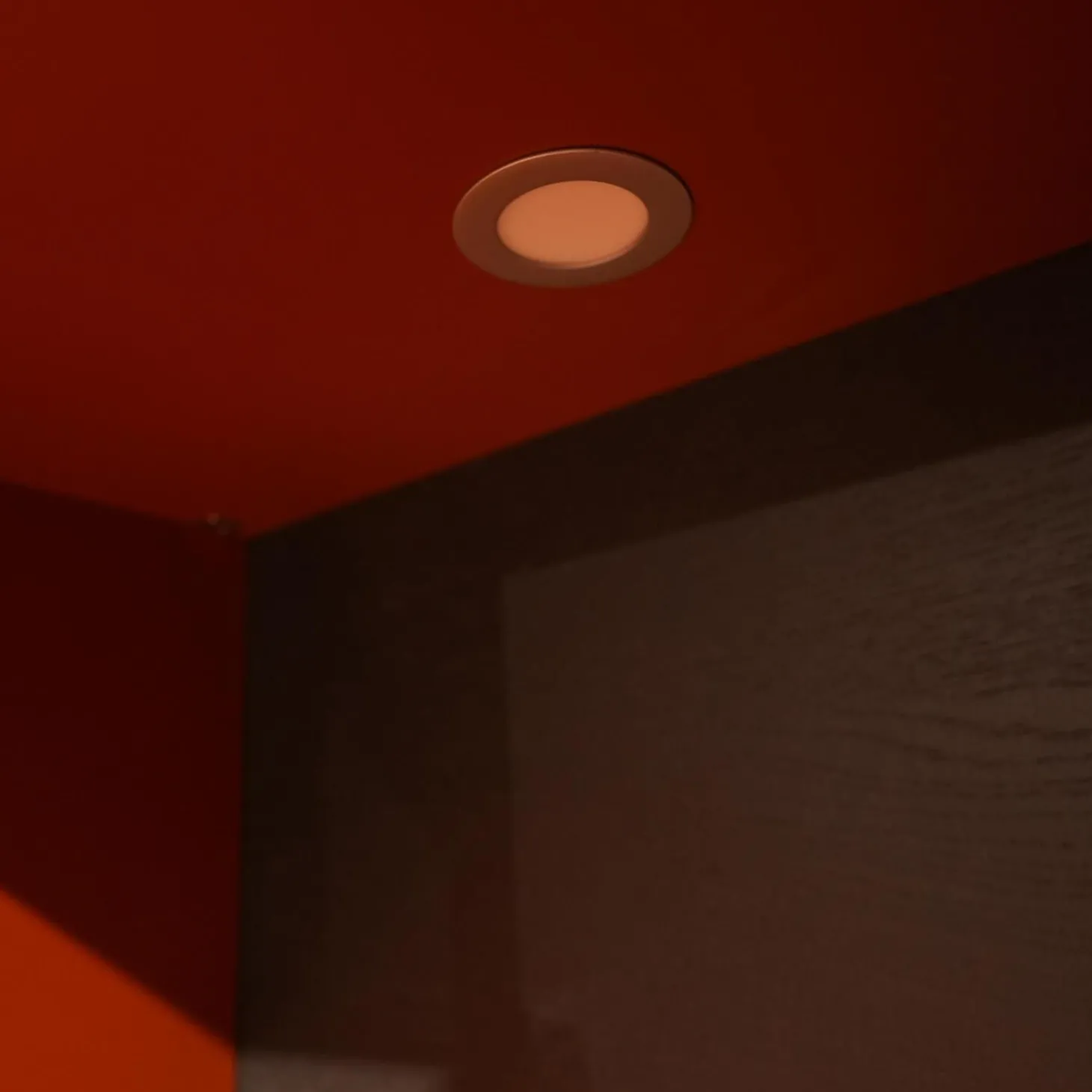 Highboard Kara Frame 73098 Front Lack Ziegelrot Rot Korpus Eiche Graphit Inklusive Beleuchtung