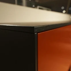 Highboard Kara Frame 73098 Front Lack Ziegelrot Rot Korpus Eiche Graphit Inklusive Beleuchtung