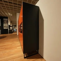 Highboard Kara Frame 73098 Front Lack Ziegelrot Rot Korpus Eiche Graphit Inklusive Beleuchtung