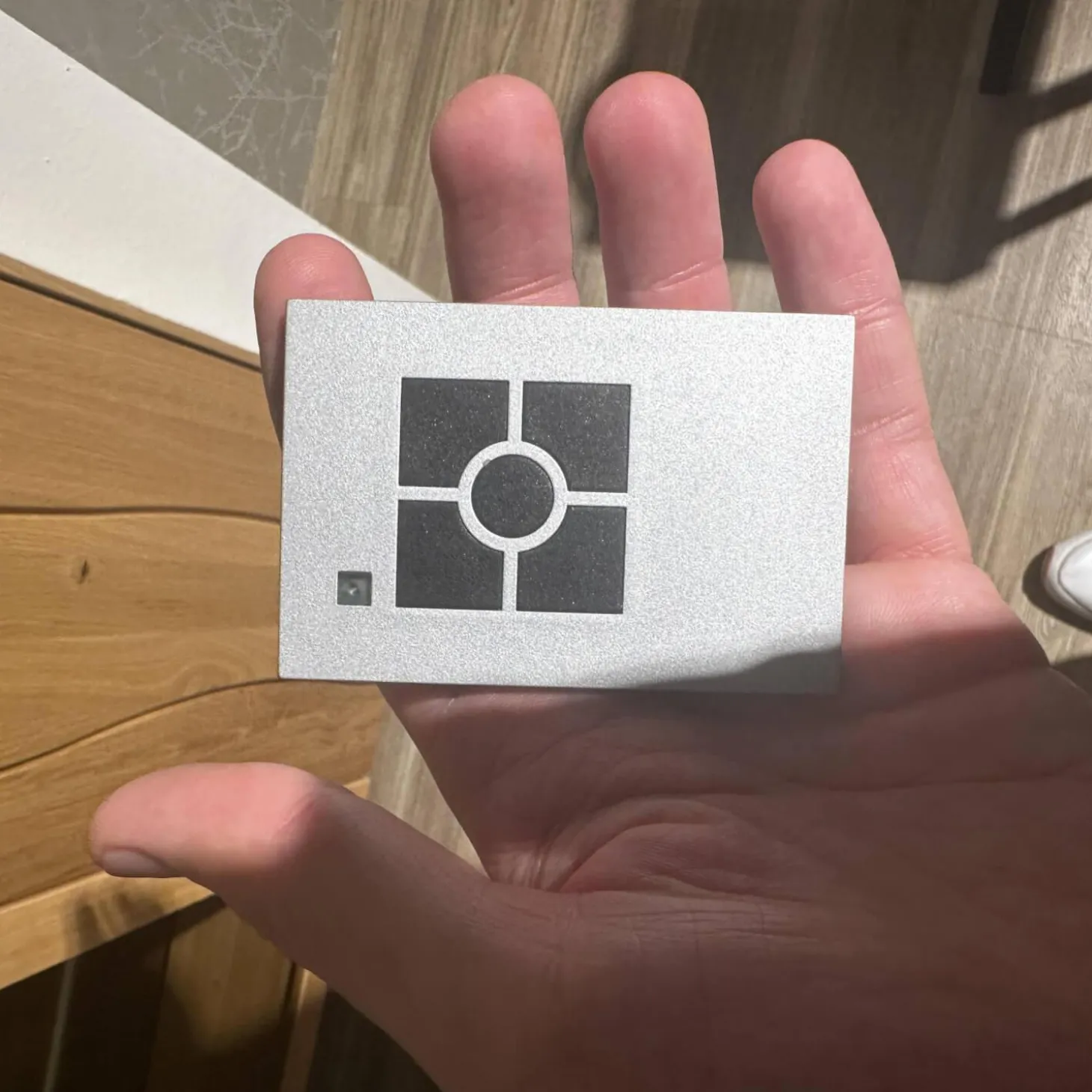 Highboard Mileto C Asteiche Gebürstet Geölt Gestell Metall Schwarz Mit LED Beleuchtung