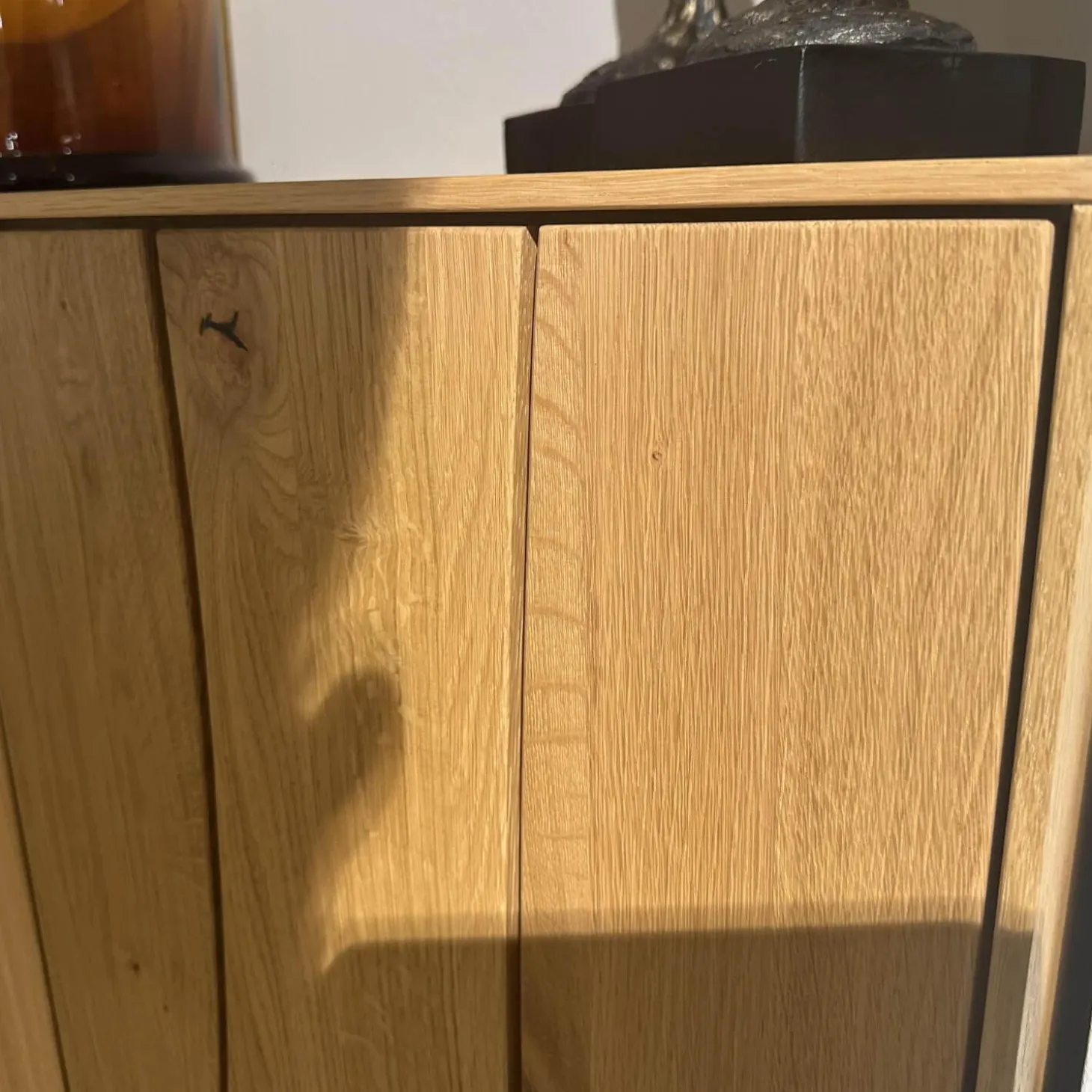 Highboard Mileto C Asteiche Gebürstet Geölt Gestell Metall Schwarz Mit LED Beleuchtung