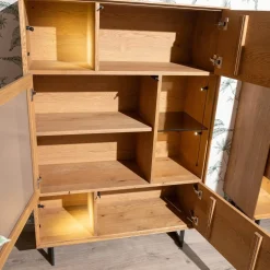 Highboard Set Puro Syle 461 Barrique Geölt Asteiche Gebürstet Farbglas Steingrau Sockel Metallrahmen Schwarz Inklusive LED Beleuchtung Ohne Rechtes Highboard