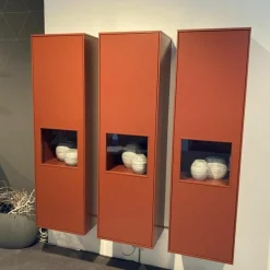 Hängeelement Kombi Kara Frame Lack Ziegelrot Glastür Inklusive Beleuchtung