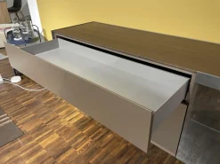 Hängesideboard Cubus Light Lack M10 Bronze Metallic Grau Inklusive Vitrinenbeleuchtung