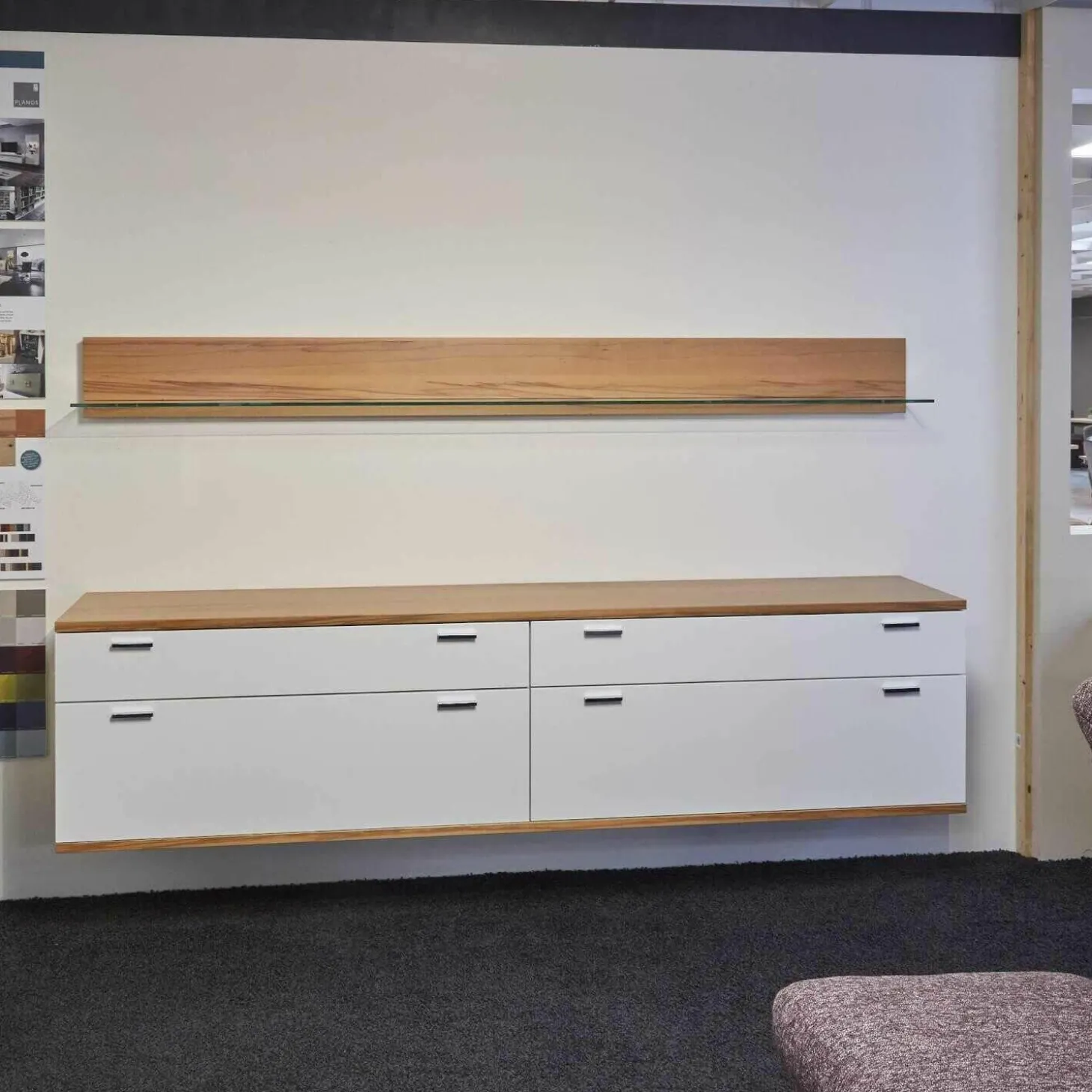 Hängesideboard Lack Weiß Kernbuche Mit Wandboard Chrom Glänzend