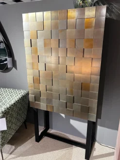 Hochschrank Shape 30 Collector Front Dark Beauty Quadrat Messing Brüniert Korpus Eiche Anthrazit Matt Lackiert Mit Beleuchtung