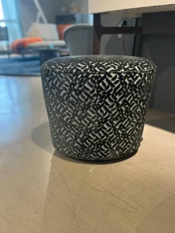 Hocker Easy Oval Stoff 07 Graphite Schwarz Weiß