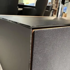 Home-Entertainment Raumteilerkorpus Mit TV-Säule Abdeckplatte Farbglas Schwarz Matt Nussbaum Natur Geölt