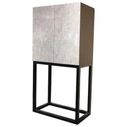 Kabinettschrank Mingkasa Eiche Massiv Eggshell Grau Grün Füße Schwarz Gebeizt Lackiert