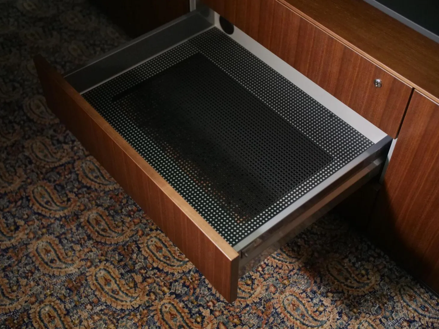 Keypiece Communication Desk Nussbaum Höhenverstellbar Mit Leder Ein- Und Auflagen