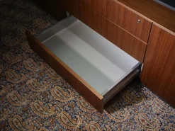 Keypiece Communication Desk Nussbaum Höhenverstellbar Mit Leder Ein- Und Auflagen