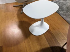 Kleiner Tisch Awa TA1 Kunststoff Weiß Soft-Touch-Effekt