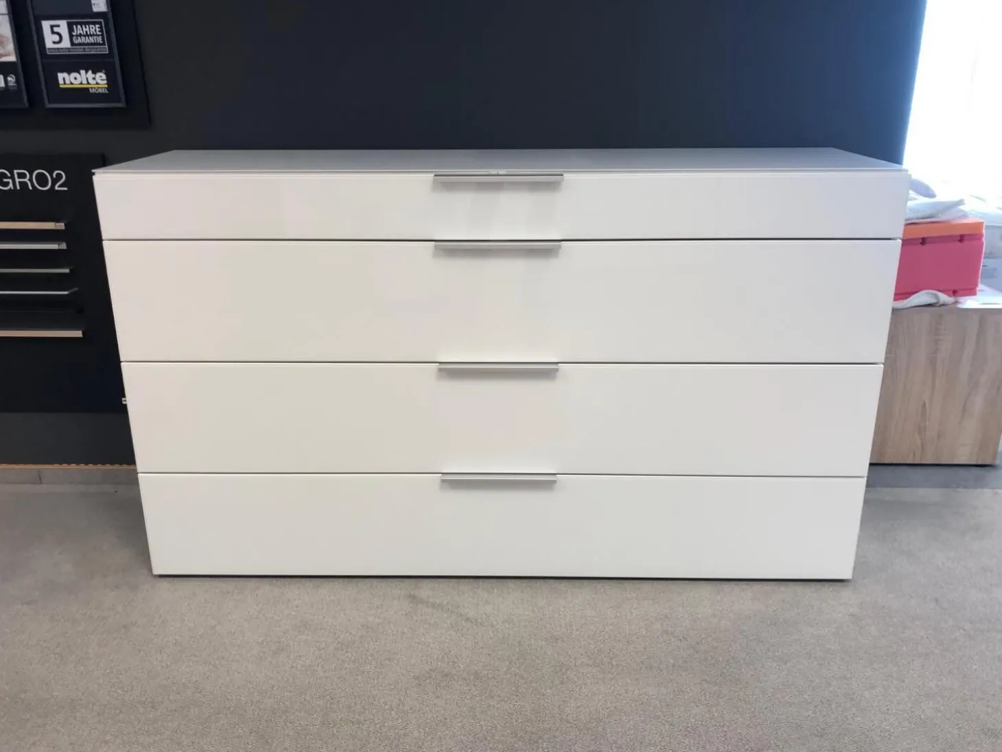 Kommode Alegro 2 Polarweiß Ausführung Weißglas Alu Matt