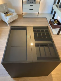 Kommode Centric Nussbaum Dunkel Furniert Parsolglas Grau