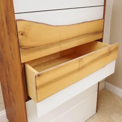 Kommode Farn Mit Baumkante Korpus Massiv Nussbaum Glasfront Optiwhite RAL 9010 Matt