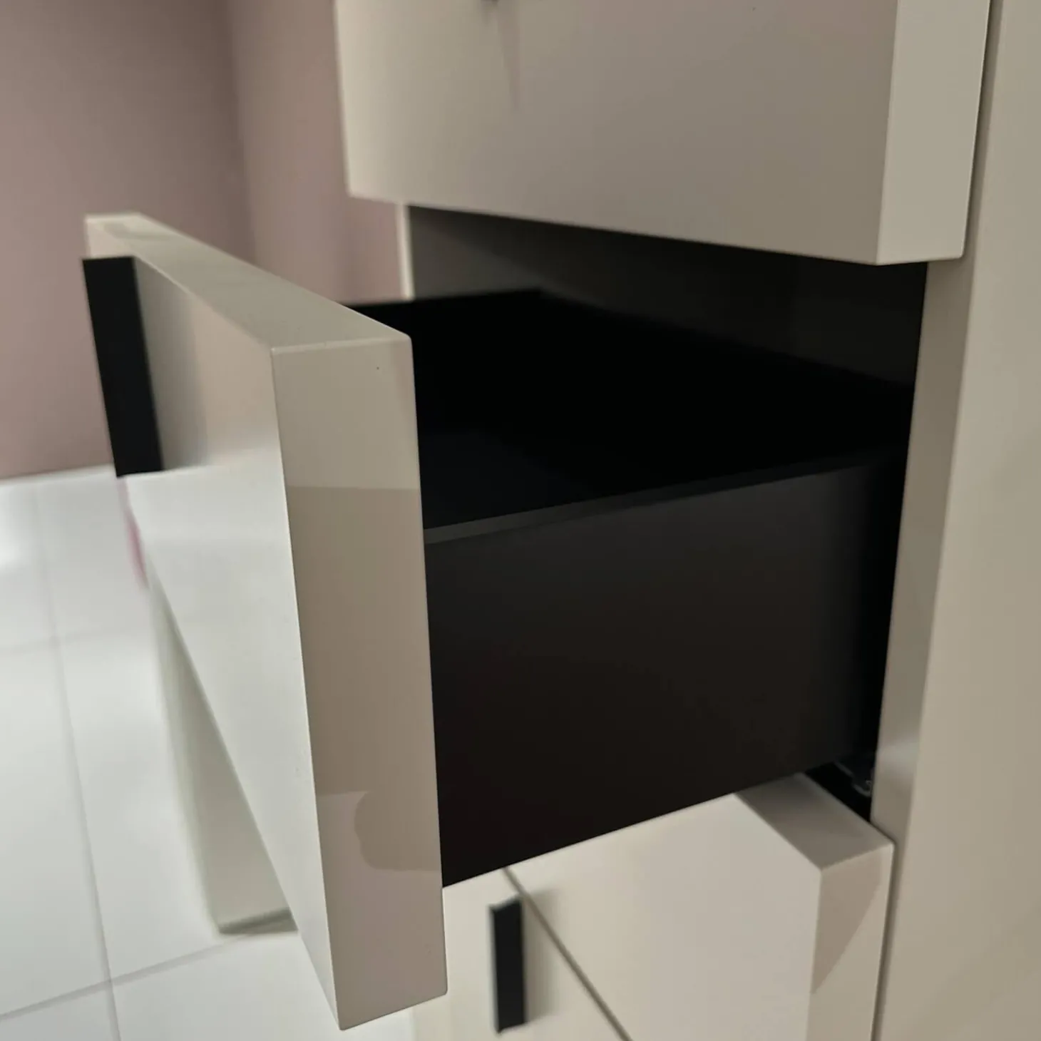 Kommode Mio Lack Elfenbein Beige Matt Zarge Lack Schwarz