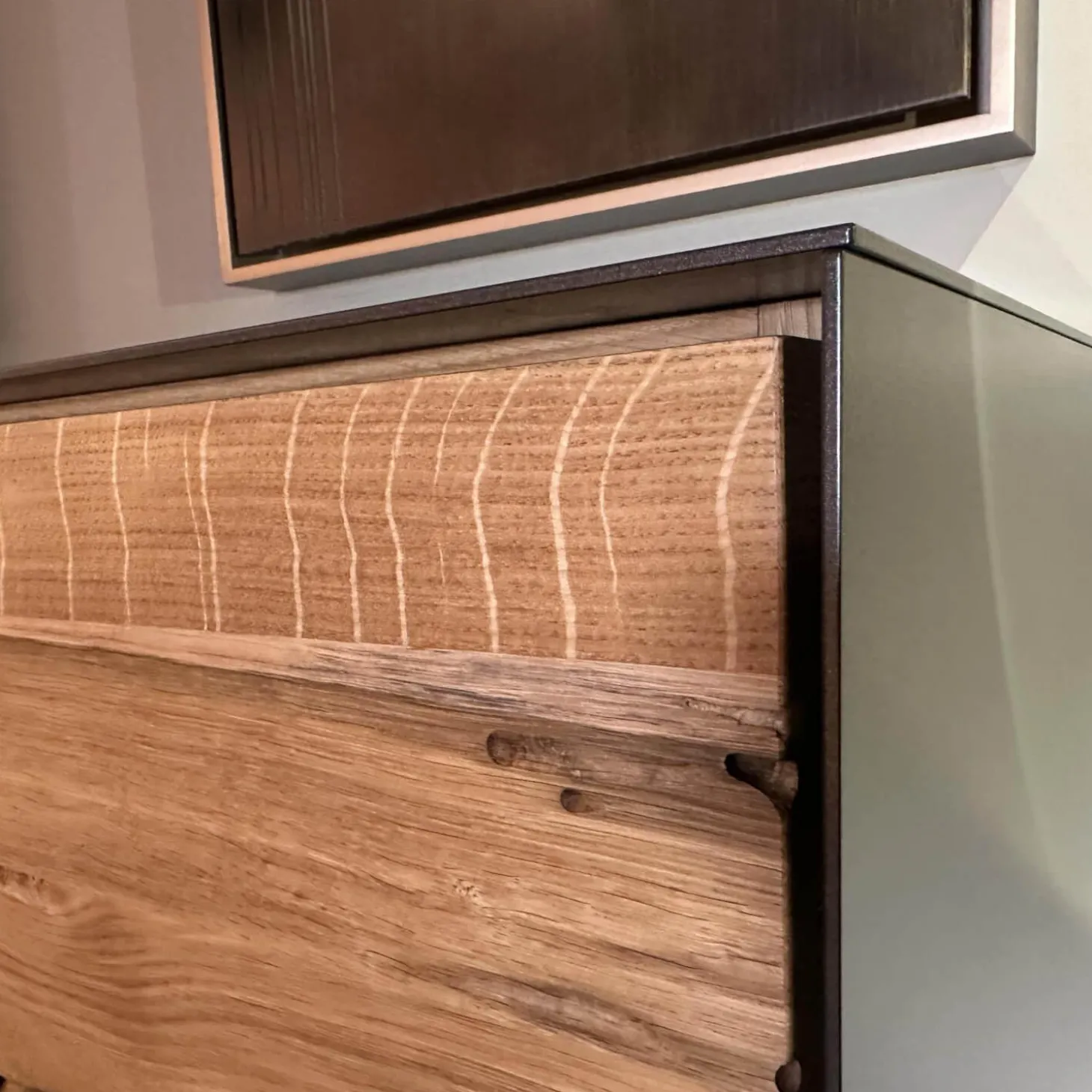 Kommode Rialto Front Briccola Pfahlholz Aus Venedig Korpus Eisen Lackiert Mit 2 Türen