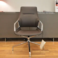 Konferenzsessel 301/5 Graph Leder 74/16 Dunkelbraun Gestell Verchromt