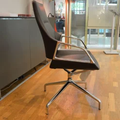 Konferenzsessel 301/5 Graph Leder 74/16 Dunkelbraun Gestell Verchromt