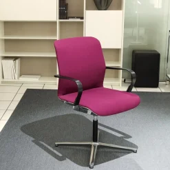 Konferenzstuhl Filo Bezug Steelcut Maulbeere Drehgestell Mit Rückholmechanik