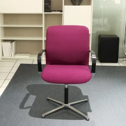 Konferenzstuhl Filo Bezug Steelcut Maulbeere Drehgestell Mit Rückholmechanik
