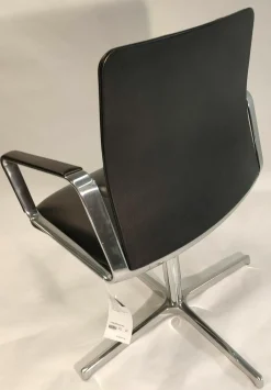 Konferenzstuhl Leadchair 2023 Leder Elen 65 1230 Black Gestell Aluminium Hochglanz Poliert