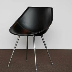 Lago Armlehnstuhl Leder Schwarz Beine Aluminium Poliert Mit Kunststoff-Rundgleitern