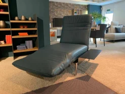 Longchair Plura Leder 40.016 Blaugrün Fuß Glanzchrom mit Zubehör