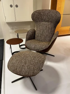 Lounge Sessel Daydreamer Innen Stoff Mamaye 204 Braun Beige Gelb Außen Leder Lolita Pralina Braun Gestell Bronze Lackiert Inklusive Hocker