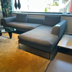 Lounge Sofa Mell Stoff 9131 Anthrazit Gestell M20 Schwarz Lackiert Inklusive Kissen Und Rolle