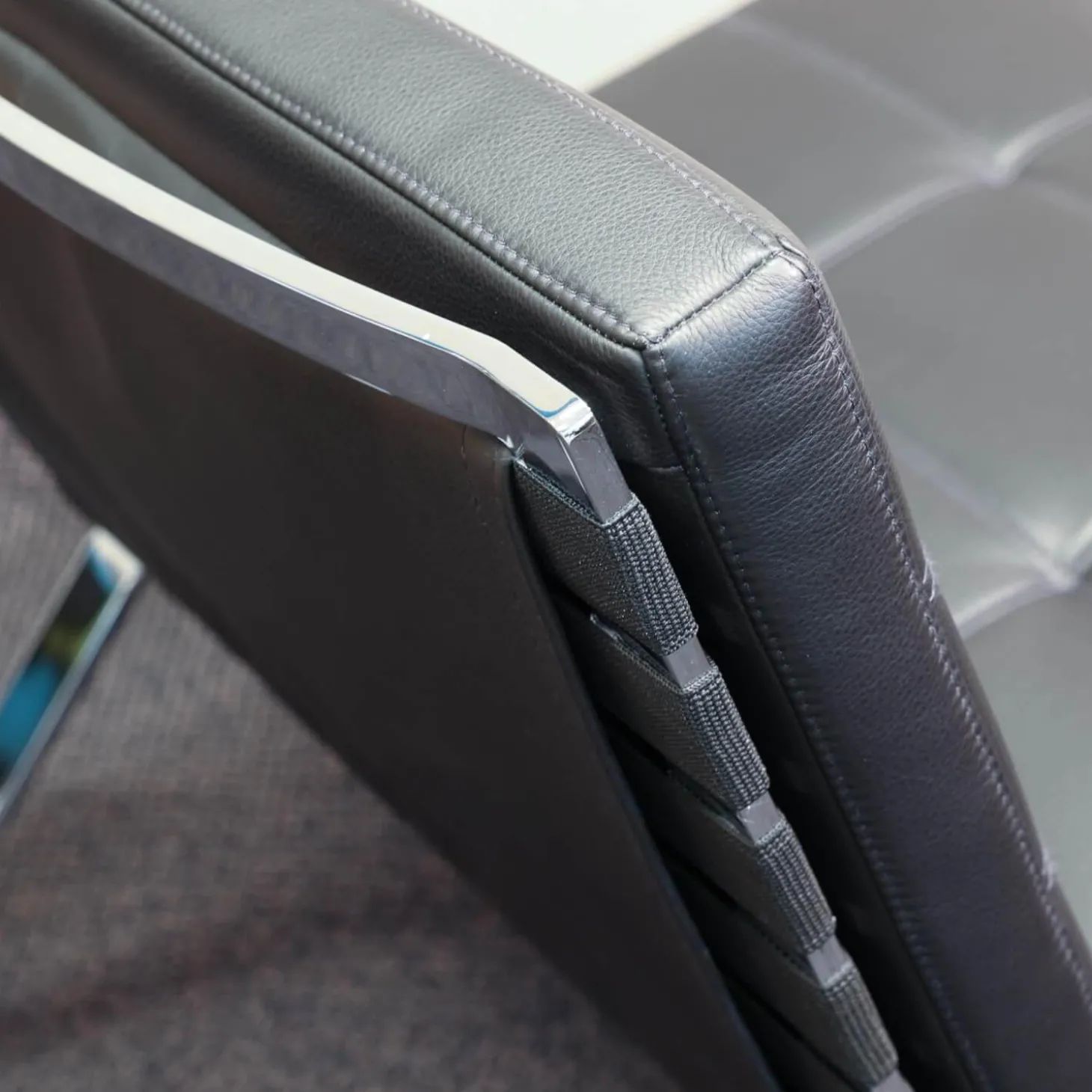 Loungesessel Leder Schwarz Gestell Chrom