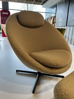 Loungesessel Pace Stoff Textil Light Brown Scent Beige Gestell Aluminium Retour Swivel Schwarz Inklusive Hocker