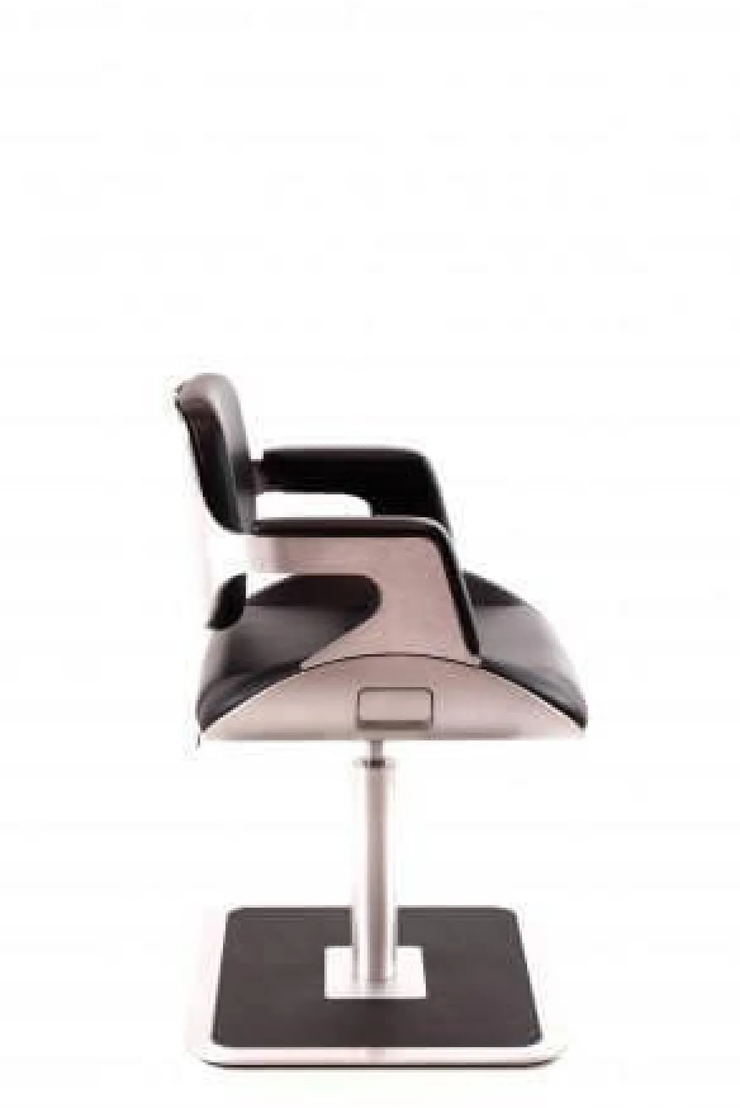 Loungesessel 810S Silver Leder Premium Schwarz Gestell Metall Gebürstet