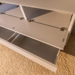 Lowboard mit Wandpaneelen WK 418 Zola Platte Glas Lackiert 407 Front Glattlack Steingrau Kufe Schwarz