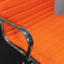 Mehrzweckstuhl Season Slim Naturleder Orange Kreuzfuß Chrom