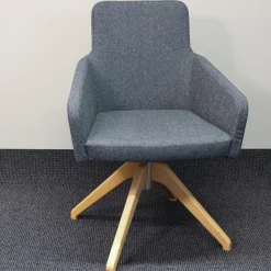 Mehrzweckstuhl W-Cube 1 Filzstoff Gestell Eiche Natur Geölt